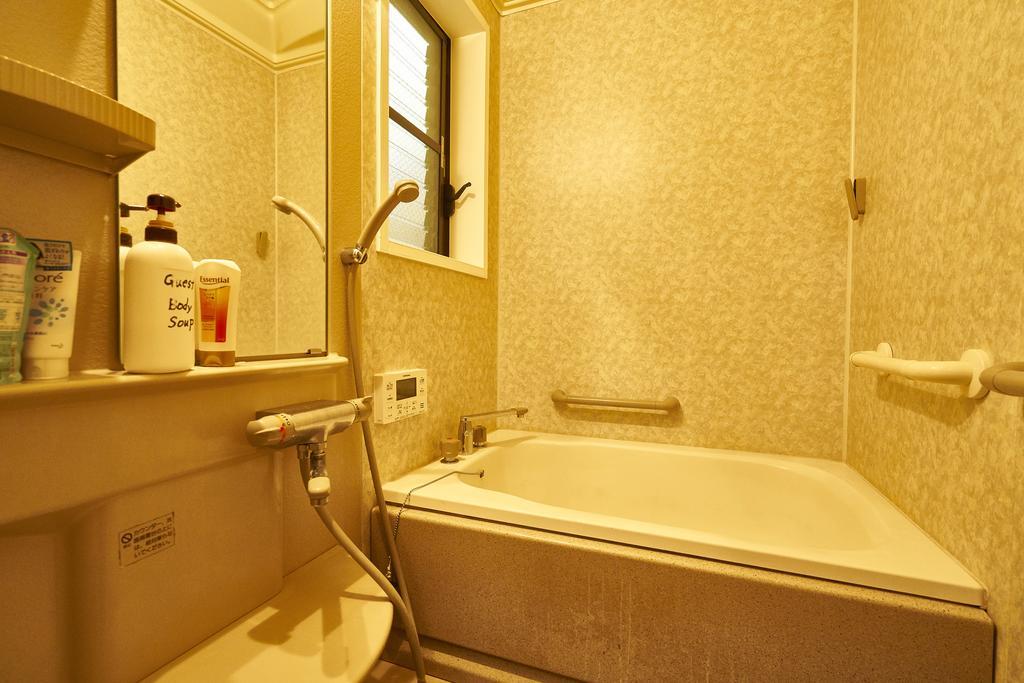 Guesthouse Nijo Fukuro-Tei Kyoto Exteriör bild